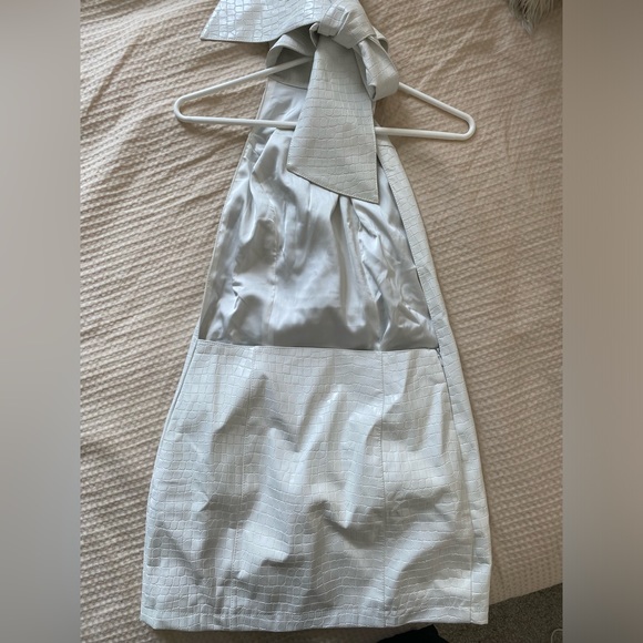 Pretty Little Thing, white crocodile, body on dress, size 4 - Picture 3 of 4